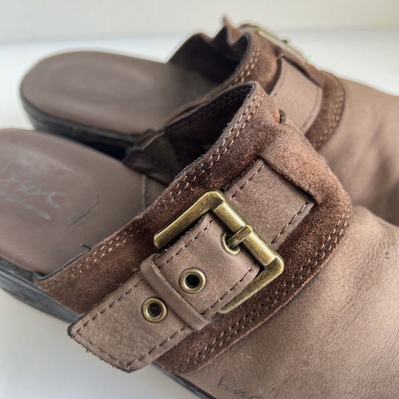 BOC Born Women's Sz 8 Brown Leather Slip On Clogs 2" Wedge Mules Y2K Buckle - Picture 3 of 12